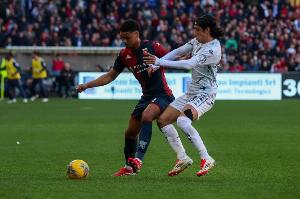 星空体育-迪马：德温特今日将抵达米兰城，他从热那亚转会米兰的手续已完成