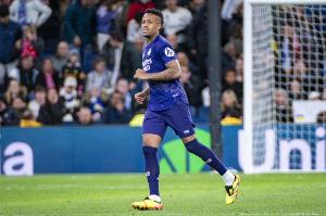 记者：尽管有传言皇马要签新中卫，但阿隆索对米利唐充满信心