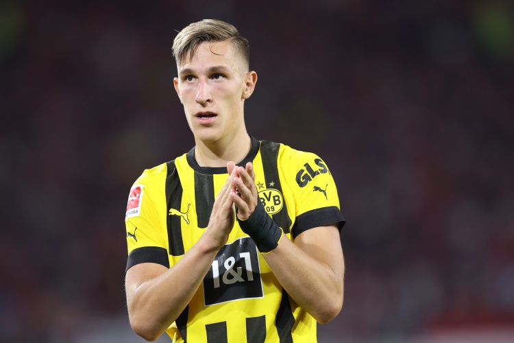 多特官方：施洛特贝克半月板伤势恢复进展，伤缺五月后首度参与球队合练