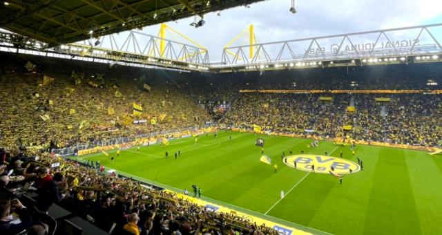 星空体育在线登录-【德甲】罗伊斯伤退 穆科科破门 多特德比胜沙尔克